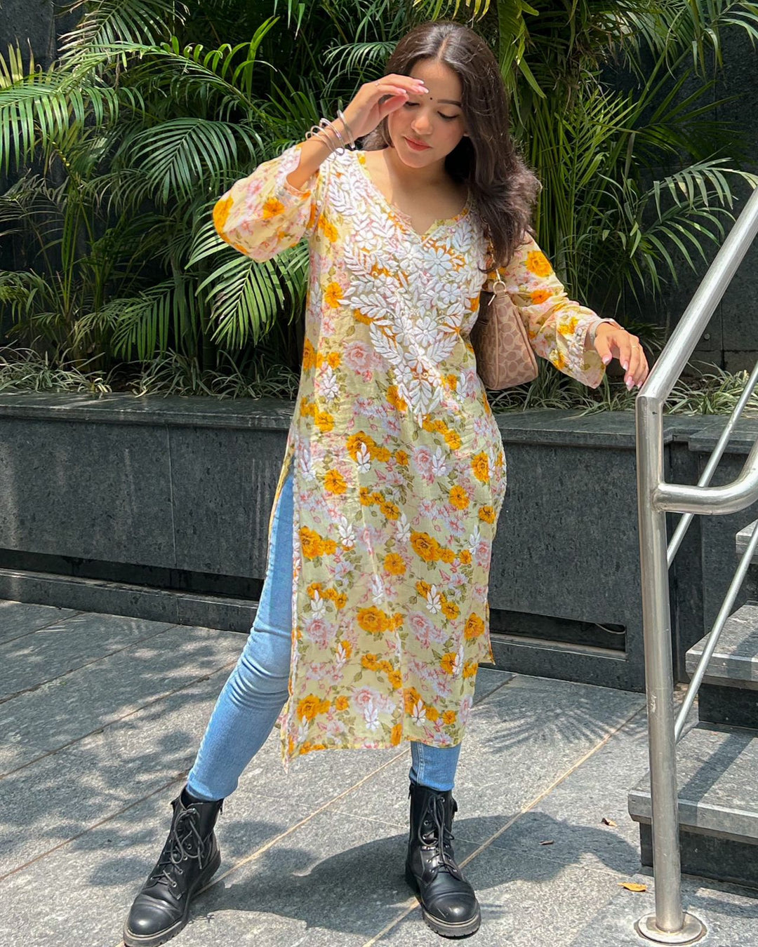 Sakheena Mulmul Chikankari Kurta