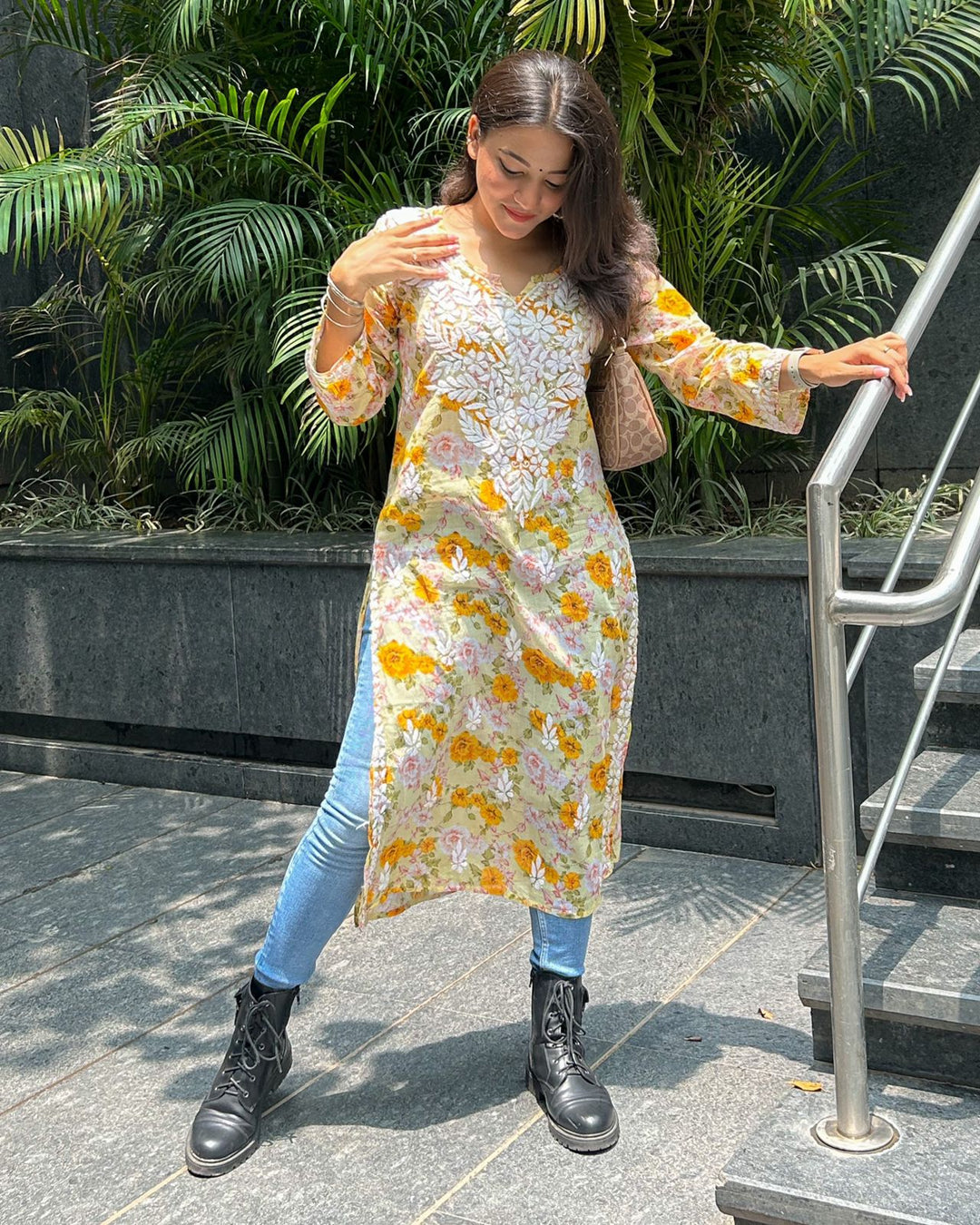 Sakheena Mulmul Chikankari Kurta