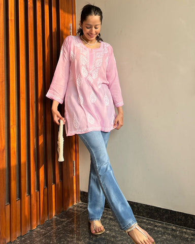 Mehr Short Chikankari kurt