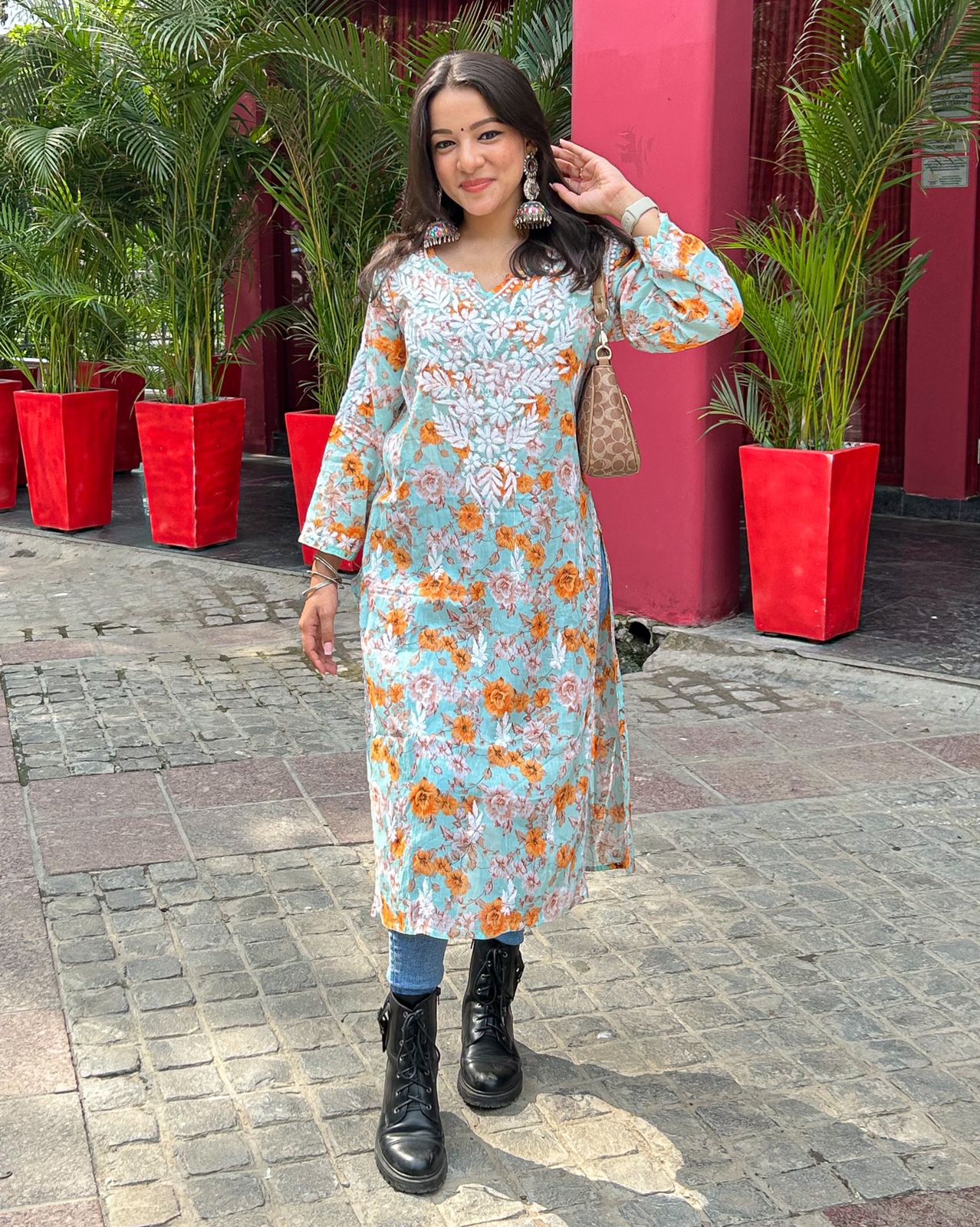 Long kurti with on sale jeans and boots